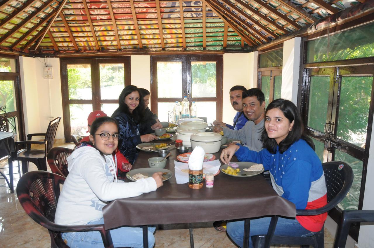 V Resorts Dudhwa Wilderness Camp Lakhimpur Kültér fotó